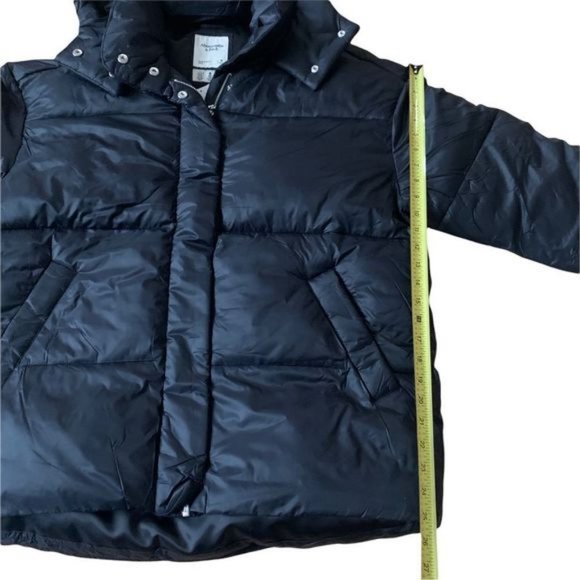 New Abercrombie & Fitch Oversized Puffer Jacket Size Medium - Picture 11 of 11